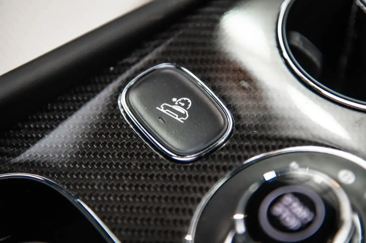 2023-bentley-bentayga-30-hybrid-big-50