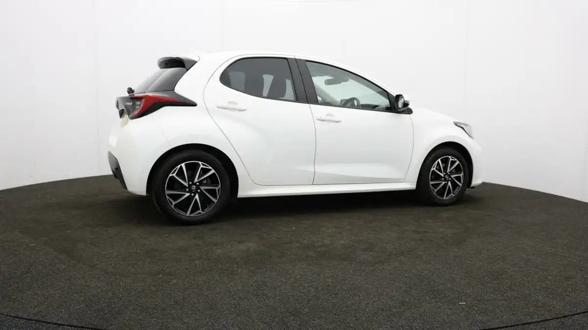 2022-toyota-yaris-15-vvt-i-design-big-28