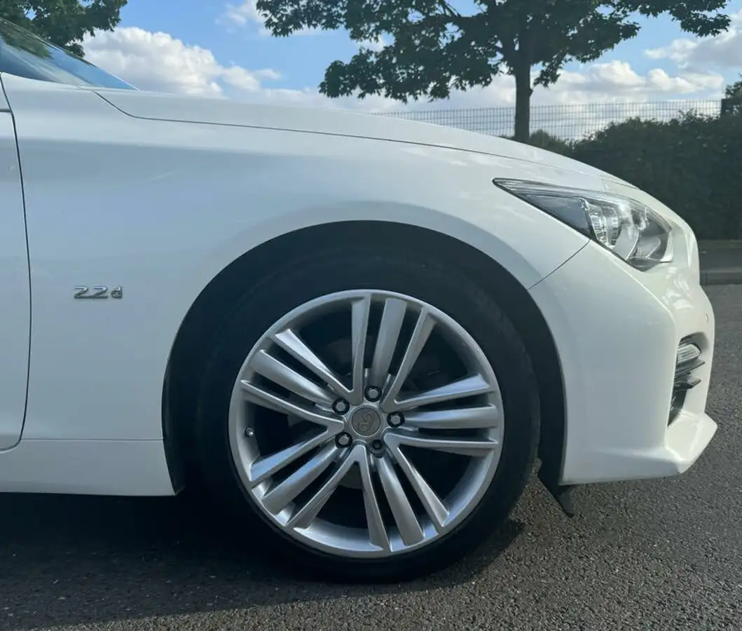 2015-infiniti-q50-22td-sport-170ps-auto-big-18