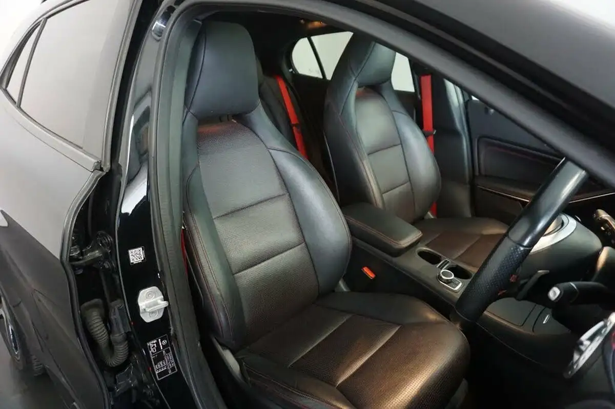2015-mercedes-benz-gla-class-20-amg-line-premium-plus-big-18