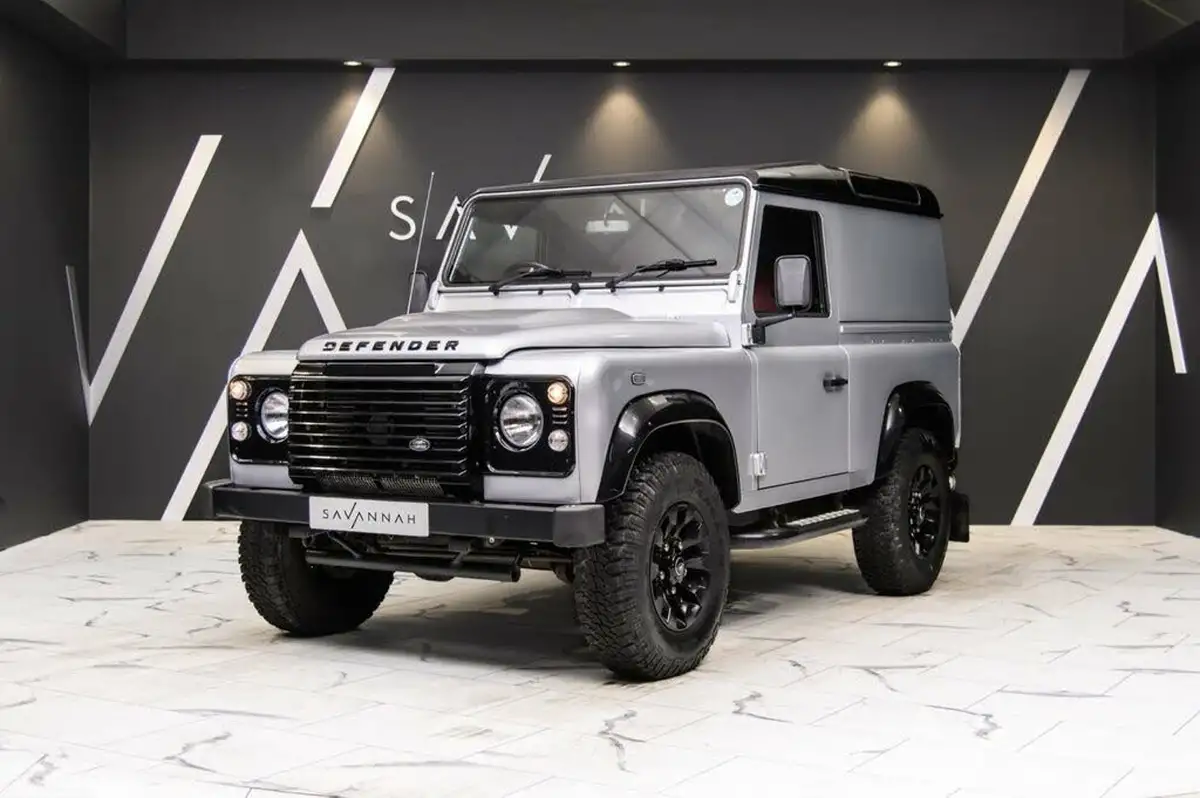2015-land-rover-90-defender-22td-xs-hard-top-big-36