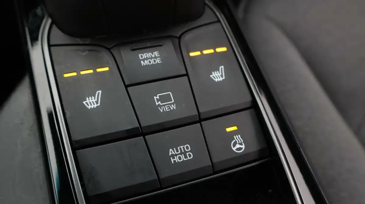 2022-hyundai-ioniq-e-premium-electric-big-24