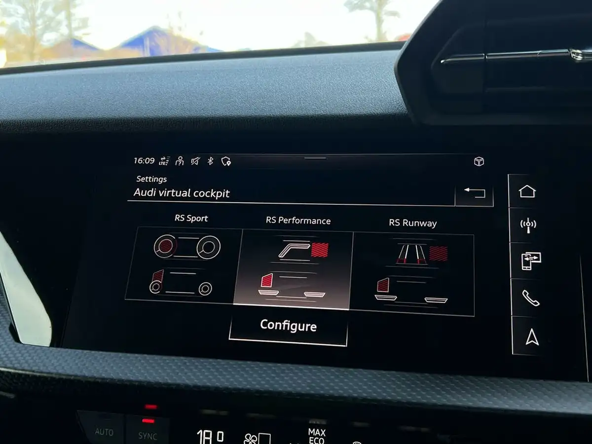 2024-audi-rs3-25-tfsi-carbon-black-sportback-5d-big-46