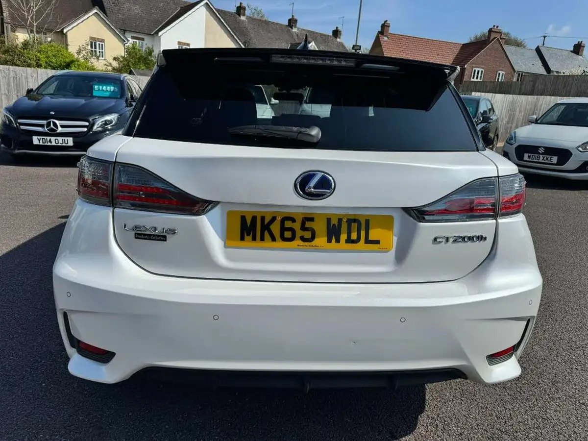 2015-lexus-ct-200h-18-advance-plus-big-4