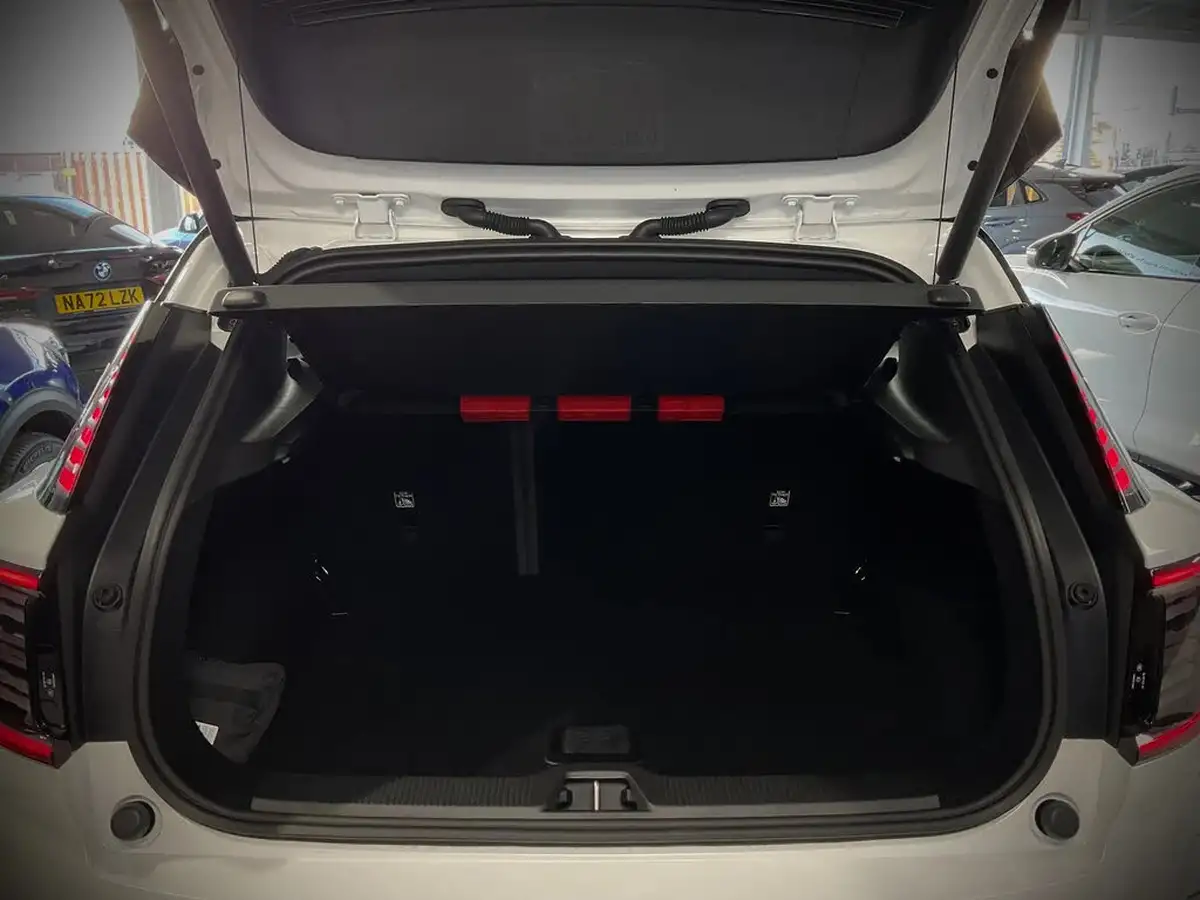 2024-volvo-ex30-e-twin-ultra-big-18