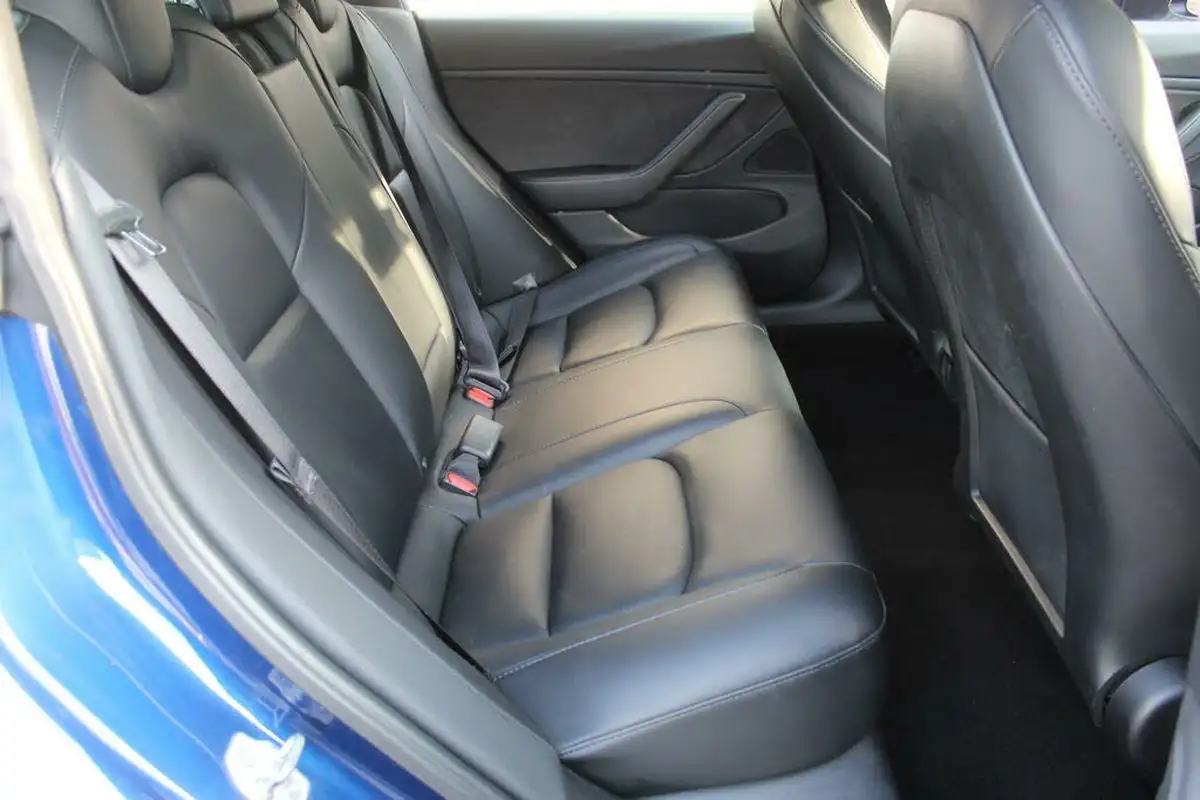 2020-tesla-model-3-e-long-range-big-22