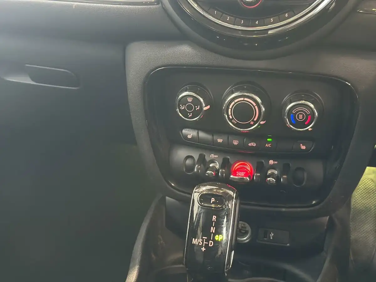 2018-mini-clubman-15-cooper-auto-big-16