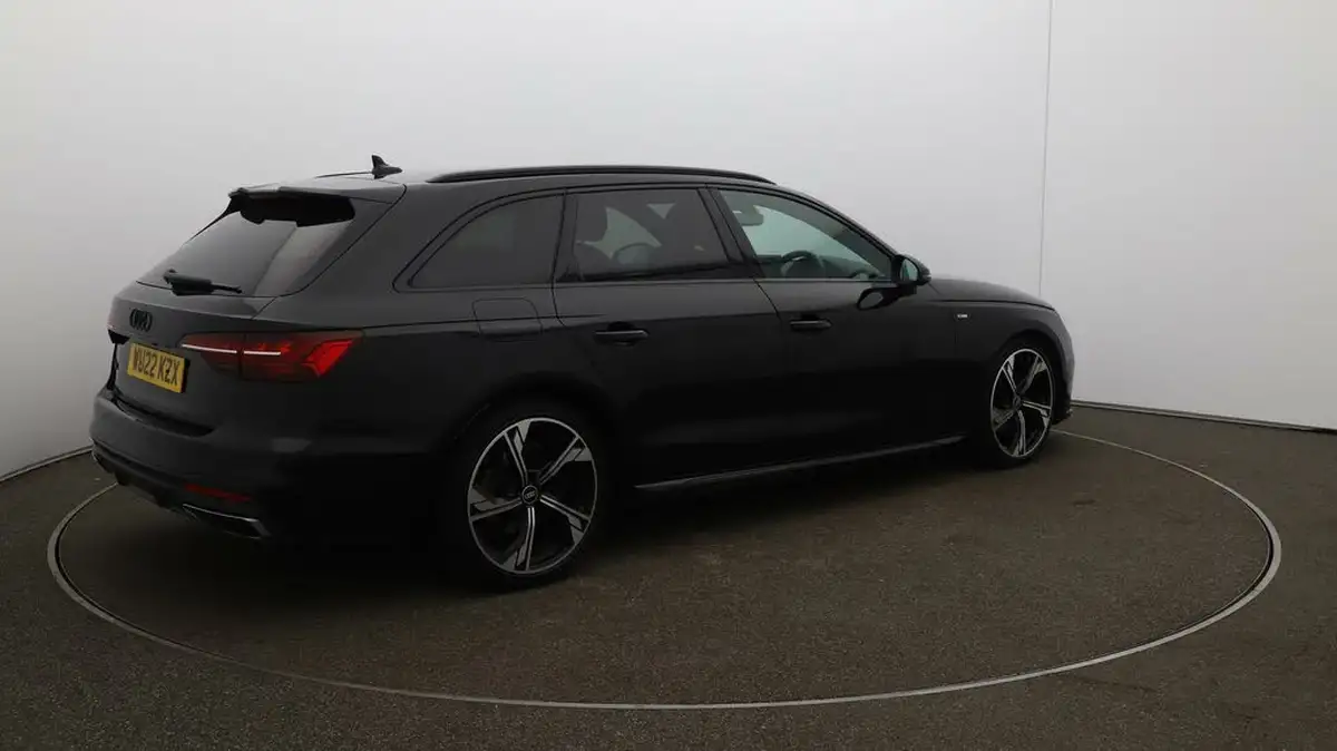 2022-audi-a4-avant-20-35-tfsi-black-edition-s-tronic-big-46