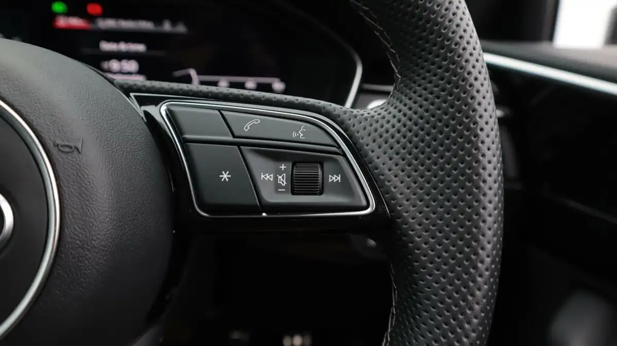 2022-audi-a4-avant-20-35-tfsi-black-edition-s-tronic-big-25