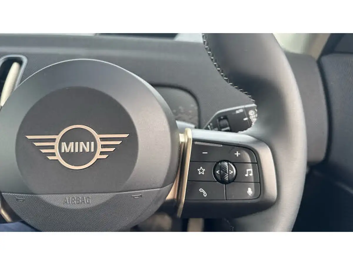 2024-mini-countryman-e-cooper-e-classic-big-17