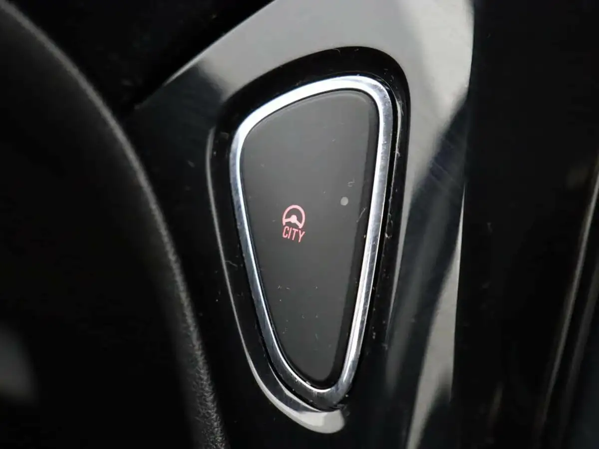 2019-vauxhall-corsa-14i-sri-nav-90ps-ecotec-5d-big-16