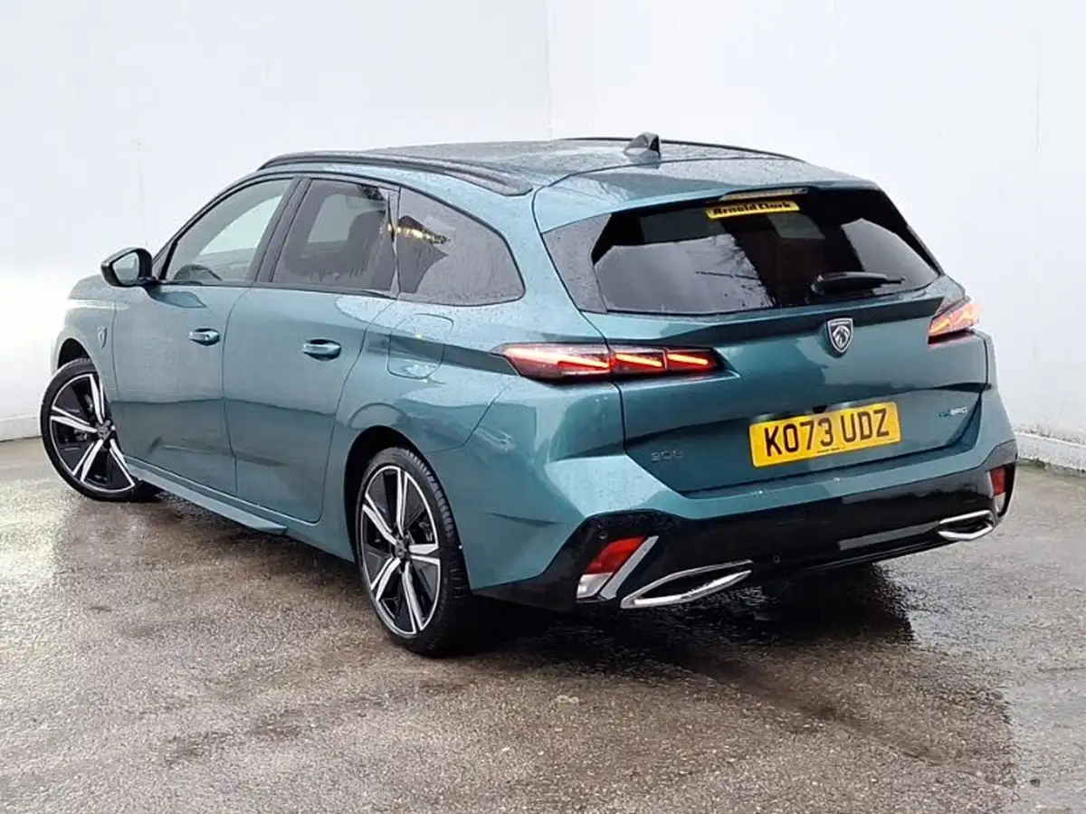 2024-peugeot-308-sw-16-puretech-gt-225ps-big-1