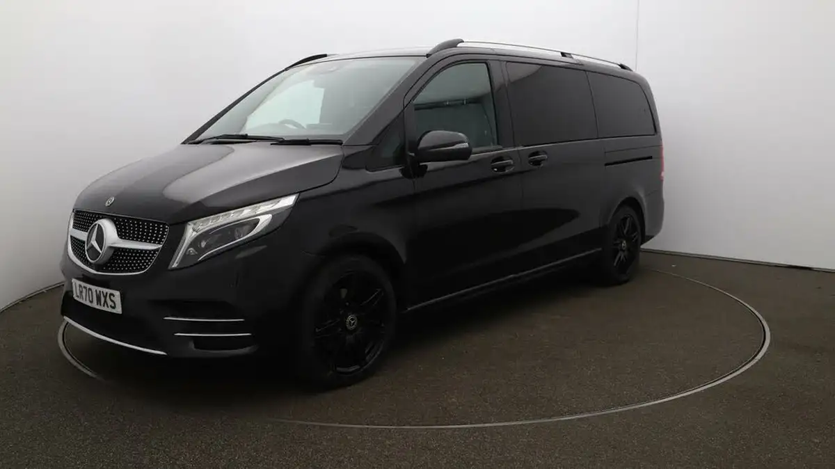 2020-mercedes-benz-v-class-20d-v220d-amg-line-long-big-3