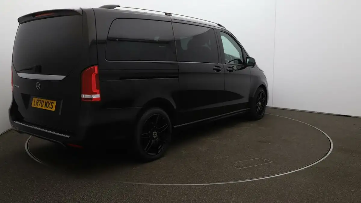 2020-mercedes-benz-v-class-20d-v220d-amg-line-long-big-48