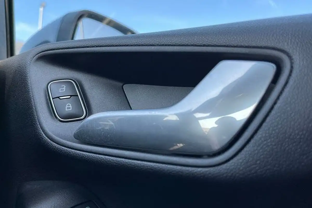 2023-ford-fiesta-big-22