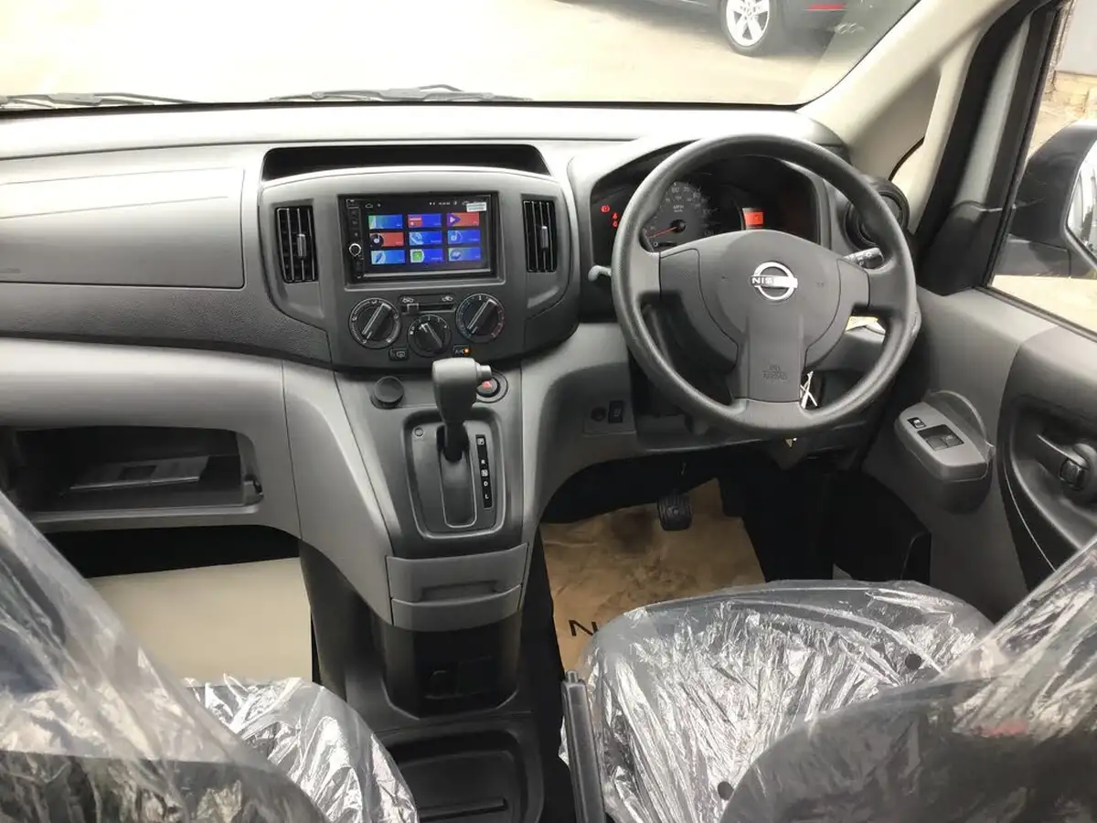 2021-nissan-nv200-big-15
