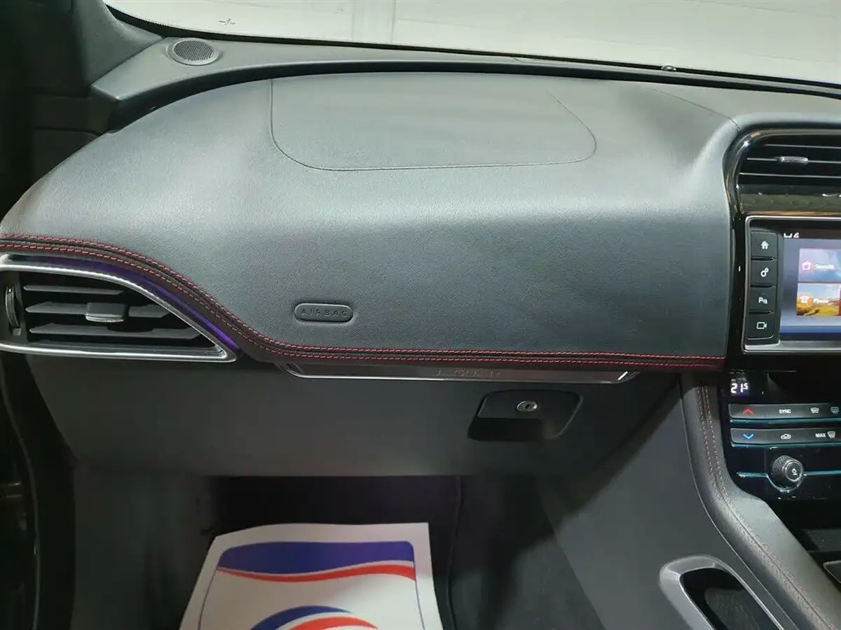 2018-jaguar-f-pace-30td-s-awd-big-15