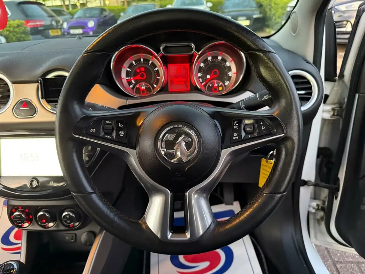 2014-vauxhall-adam-12-glam-big-13