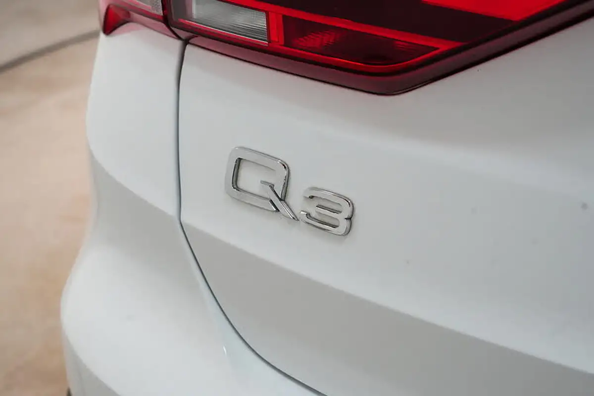 2022-audi-q3-14-45-tfsi-e-technik-big-10