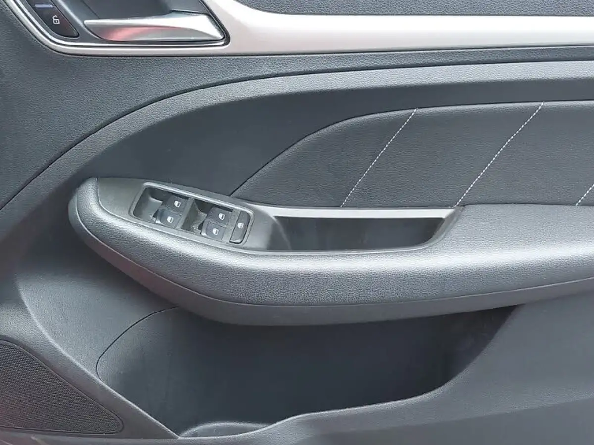 2019-mg-zs-suv-15-vti-tech-excite-106ps-big-11