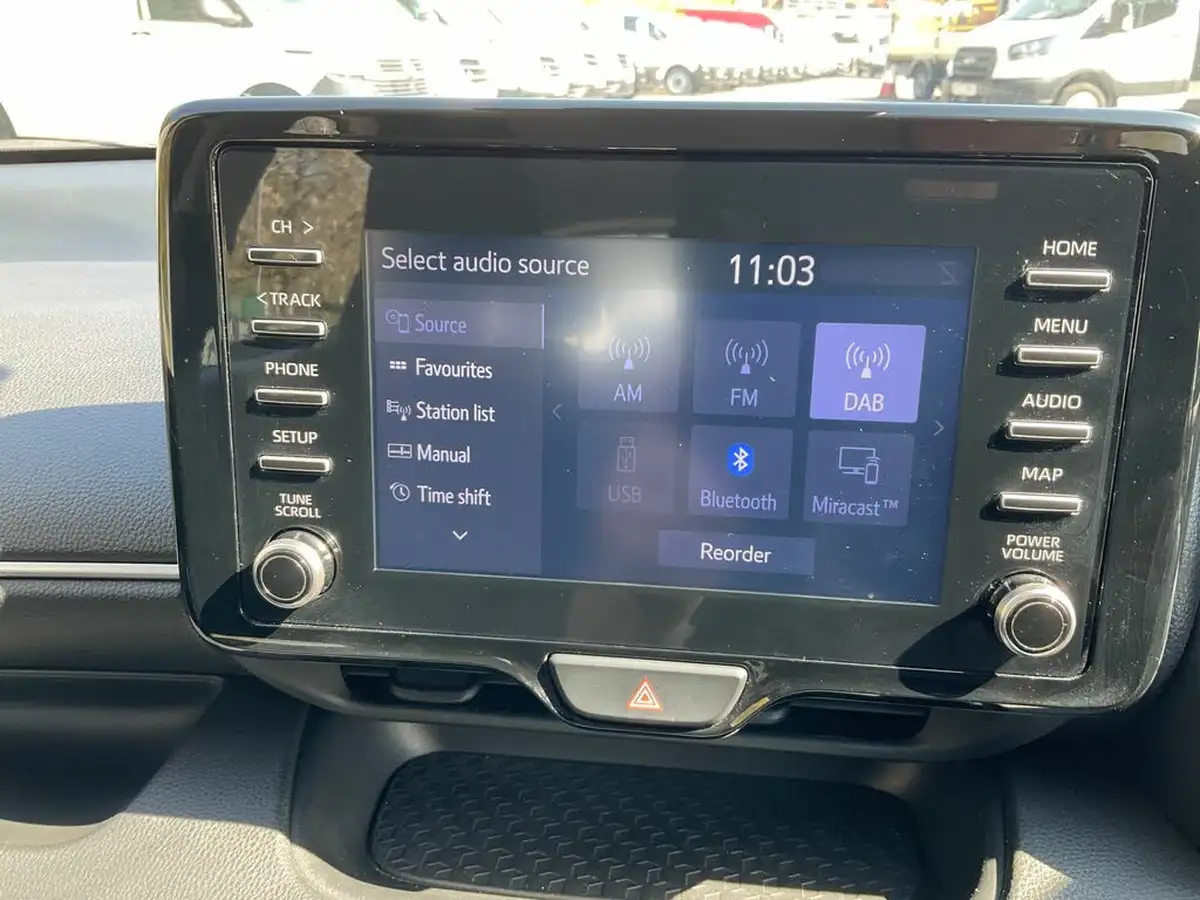 2022-toyota-yaris-15-vvt-i-icon-big-18