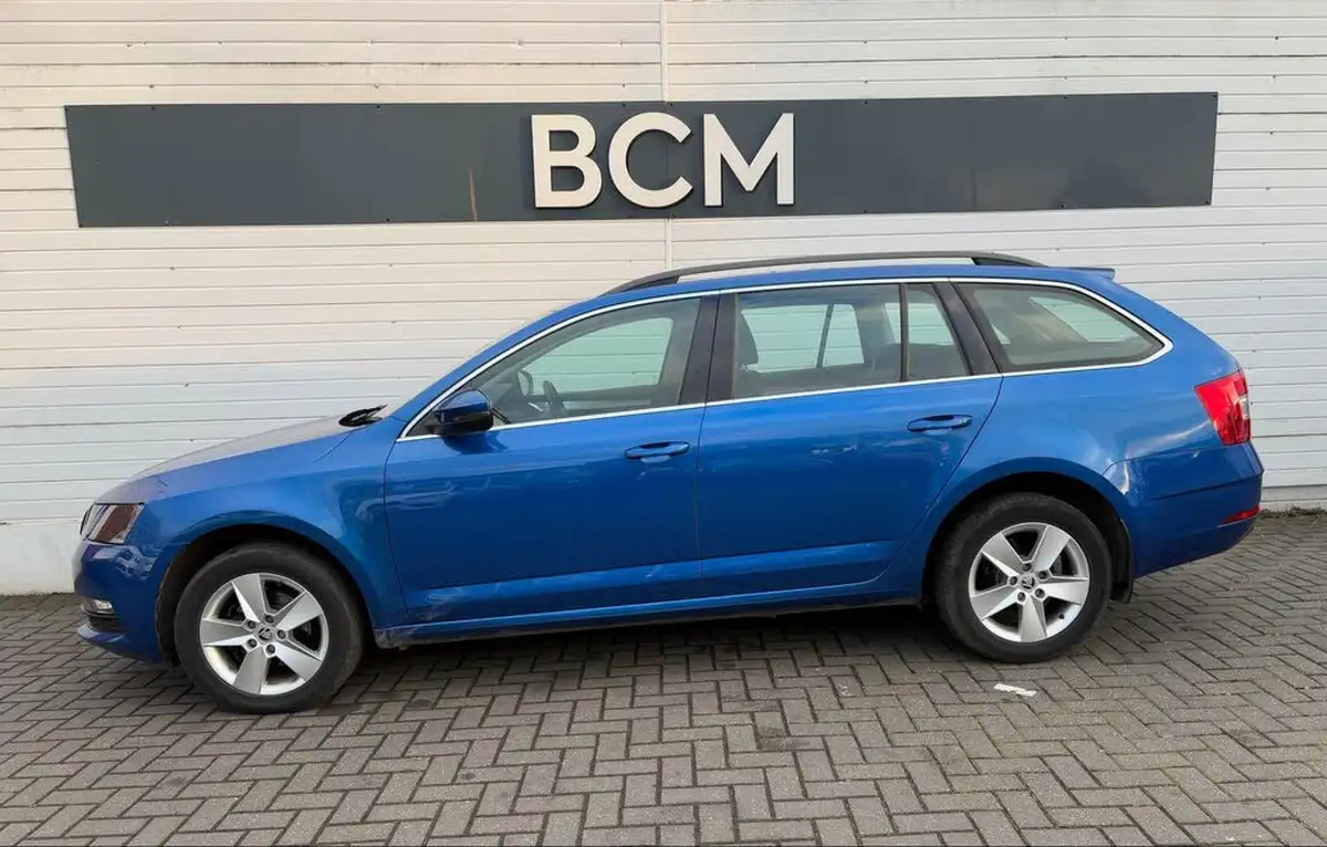 2019-skoda-octavia-16tdi-se-technology-estate-big-2
