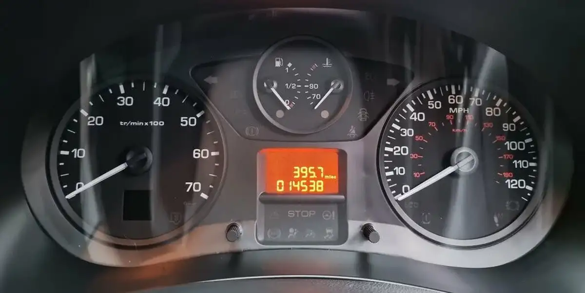 2016-citroen-berlingo-16bluehdi-multispace-feel-edition-102ps-ss-etg6-big-22