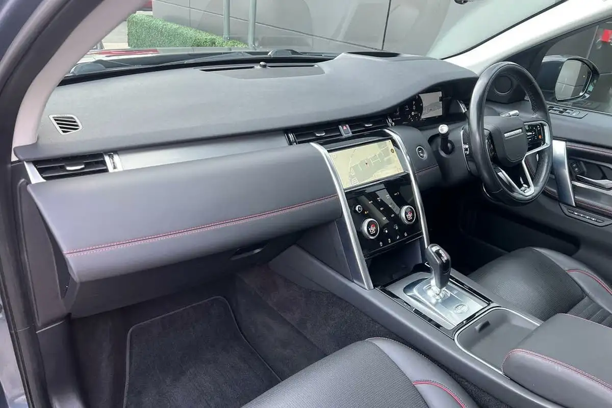 2021-land-rover-discovery-sport-20-d200-r-dynamic-hse-big-31