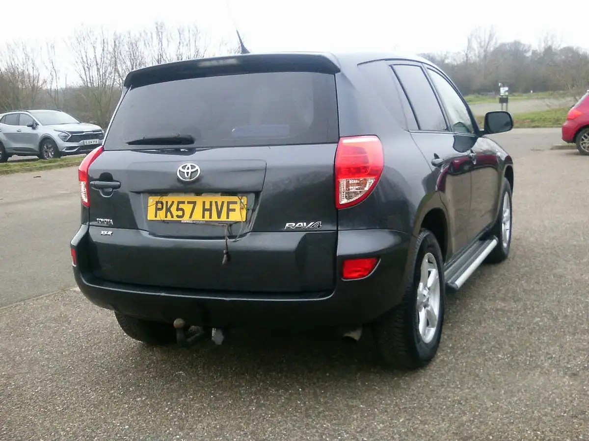 2007-toyota-rav4-22td-xt-r-big-9