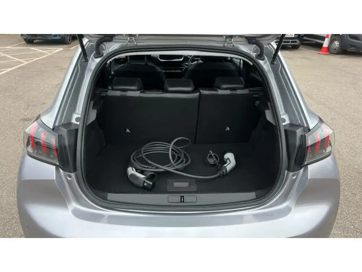 2022-peugeot-208-e-allure-premium-big-7