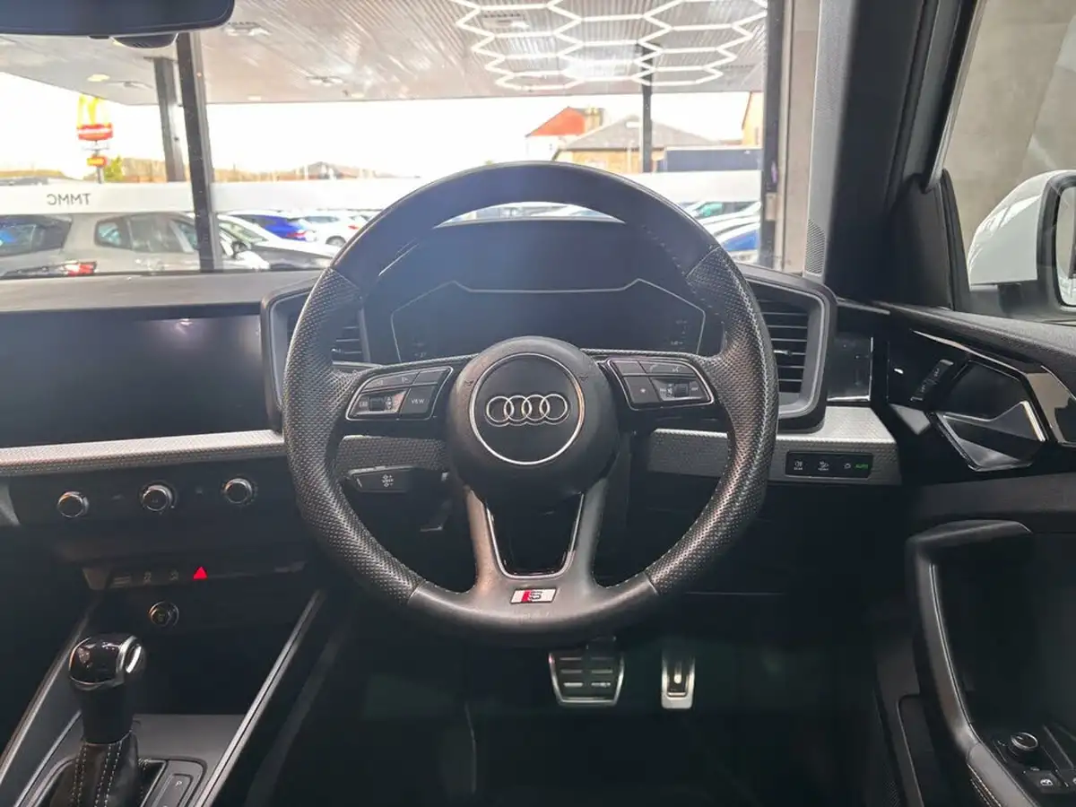 2019-audi-a1-10-30-tfsi-s-line-tronic-big-28