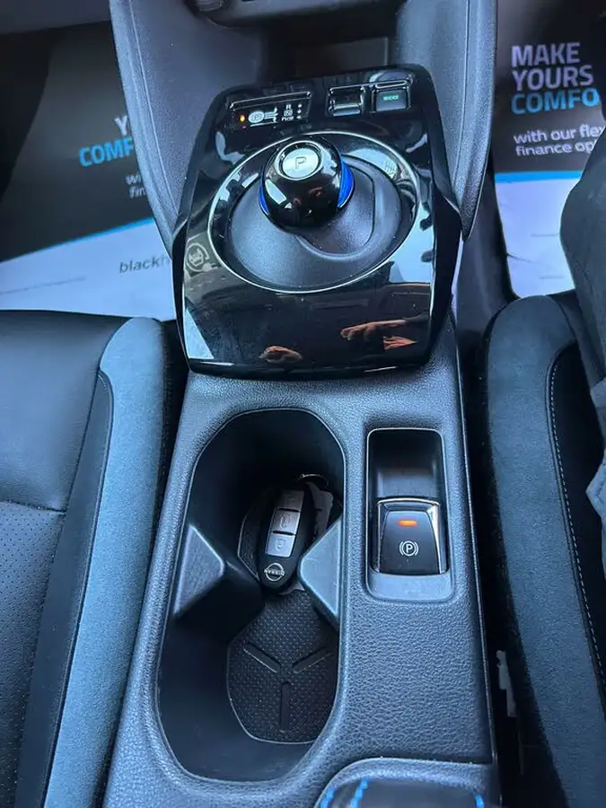 2023-nissan-leaf-e-tekna-39kwh-big-41