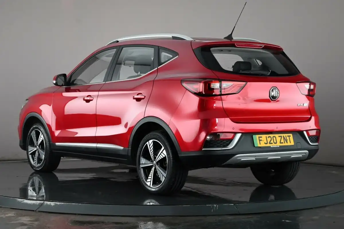 2020-mg-zs-suv-e-exclusive-ev-big-3
