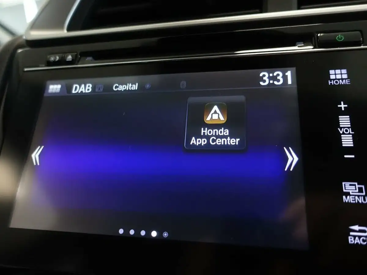 2020-honda-jazz-13-i-vtec-se-cvt-big-30