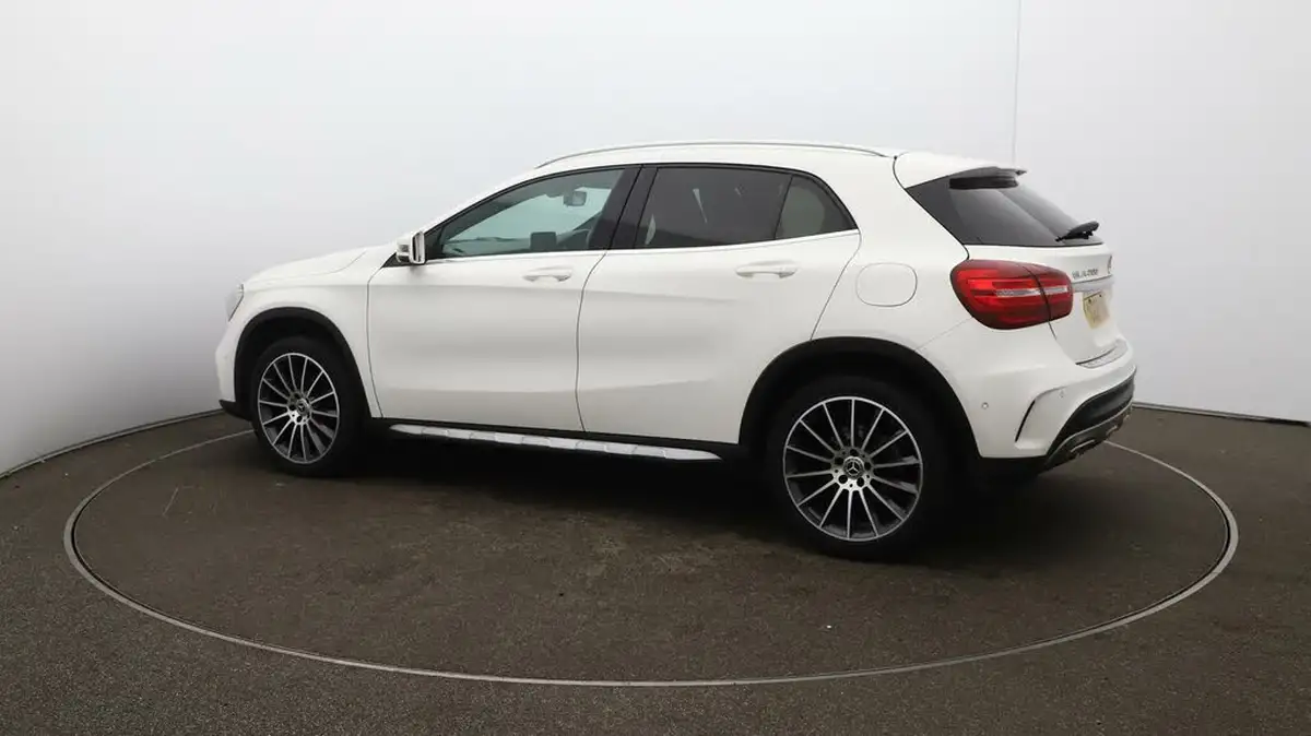 2019-mercedes-benz-gla-class-16-gla-200-amg-line-edition-7g-dct-big-38