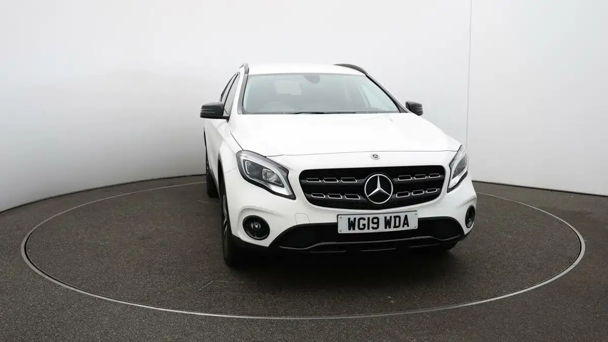 2019-mercedes-benz-gla-class-16-gla-180-urban-edition-ss-big-32