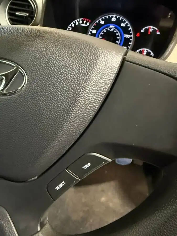 2015-hyundai-i10-10-blue-drive-s-big-12
