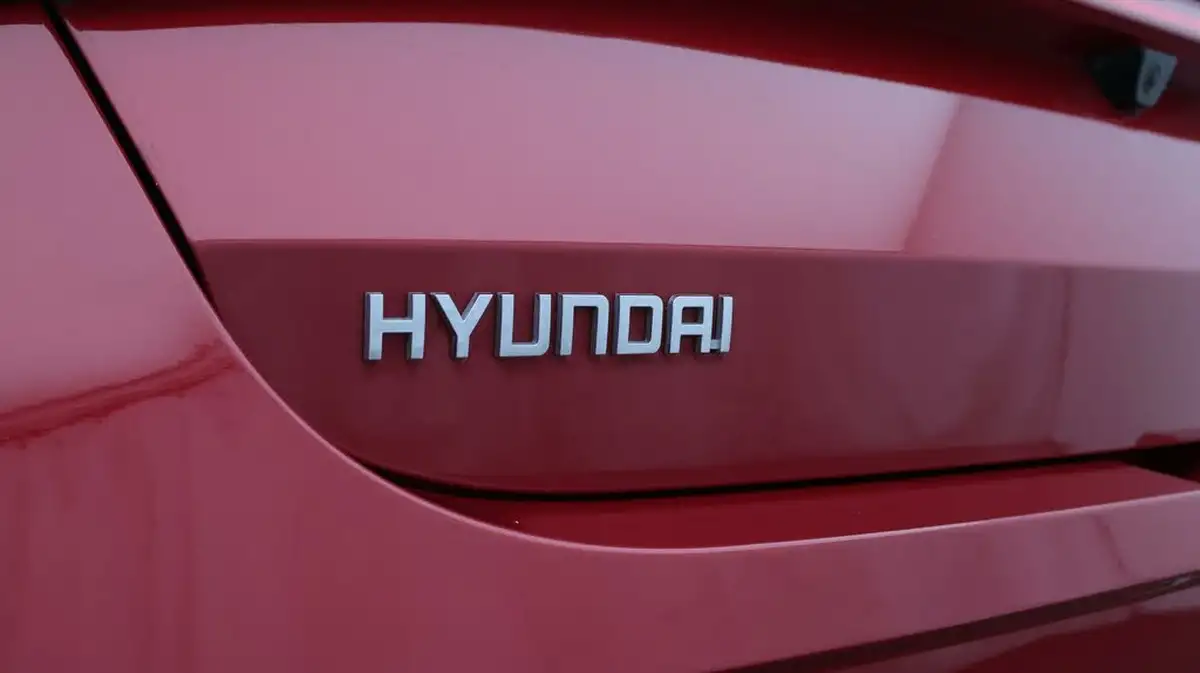 2023-hyundai-i20-10-t-gdi-se-connect-eclutch-imt-big-19