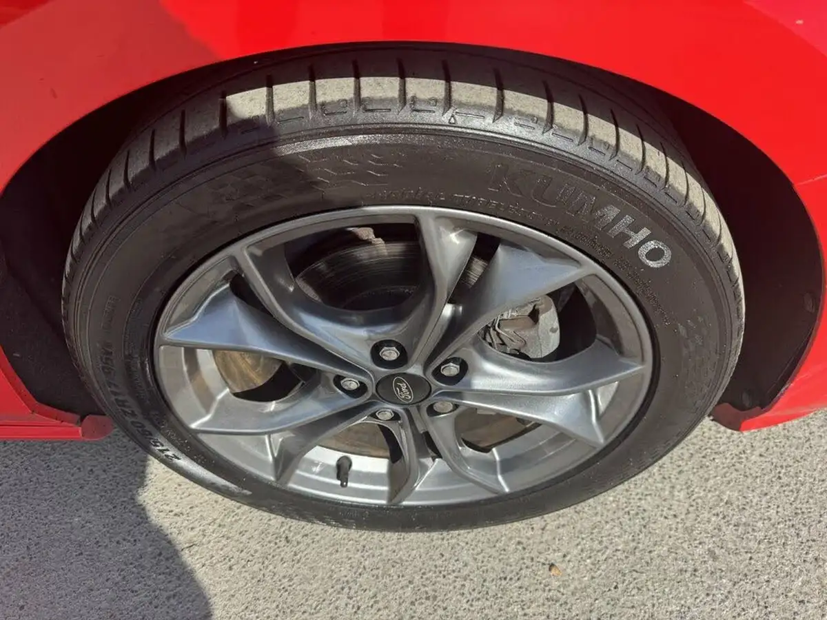 2019-ford-focus-10t-st-line-hatchback-big-31