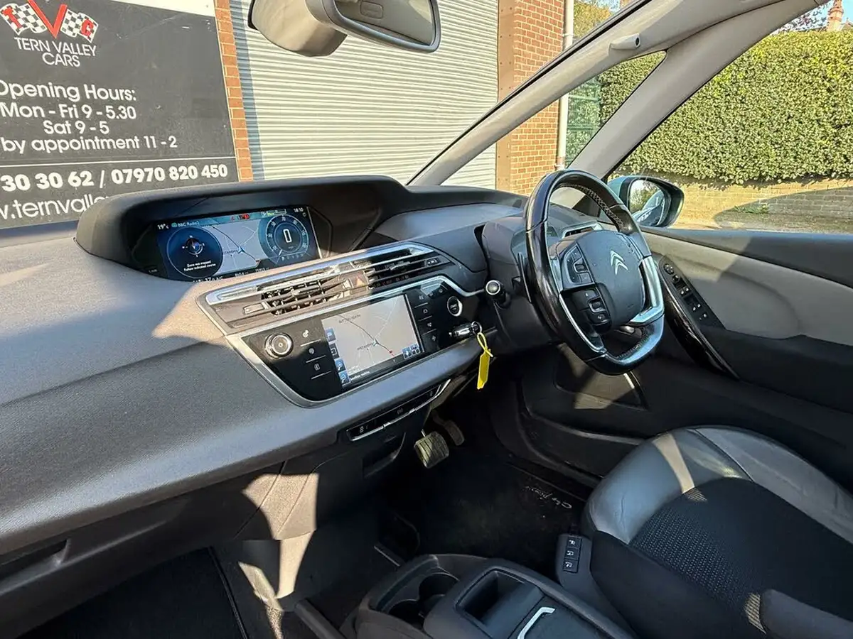 2015-citroen-grand-c4-picasso-16bluehdi-exclusive-eat6-big-58