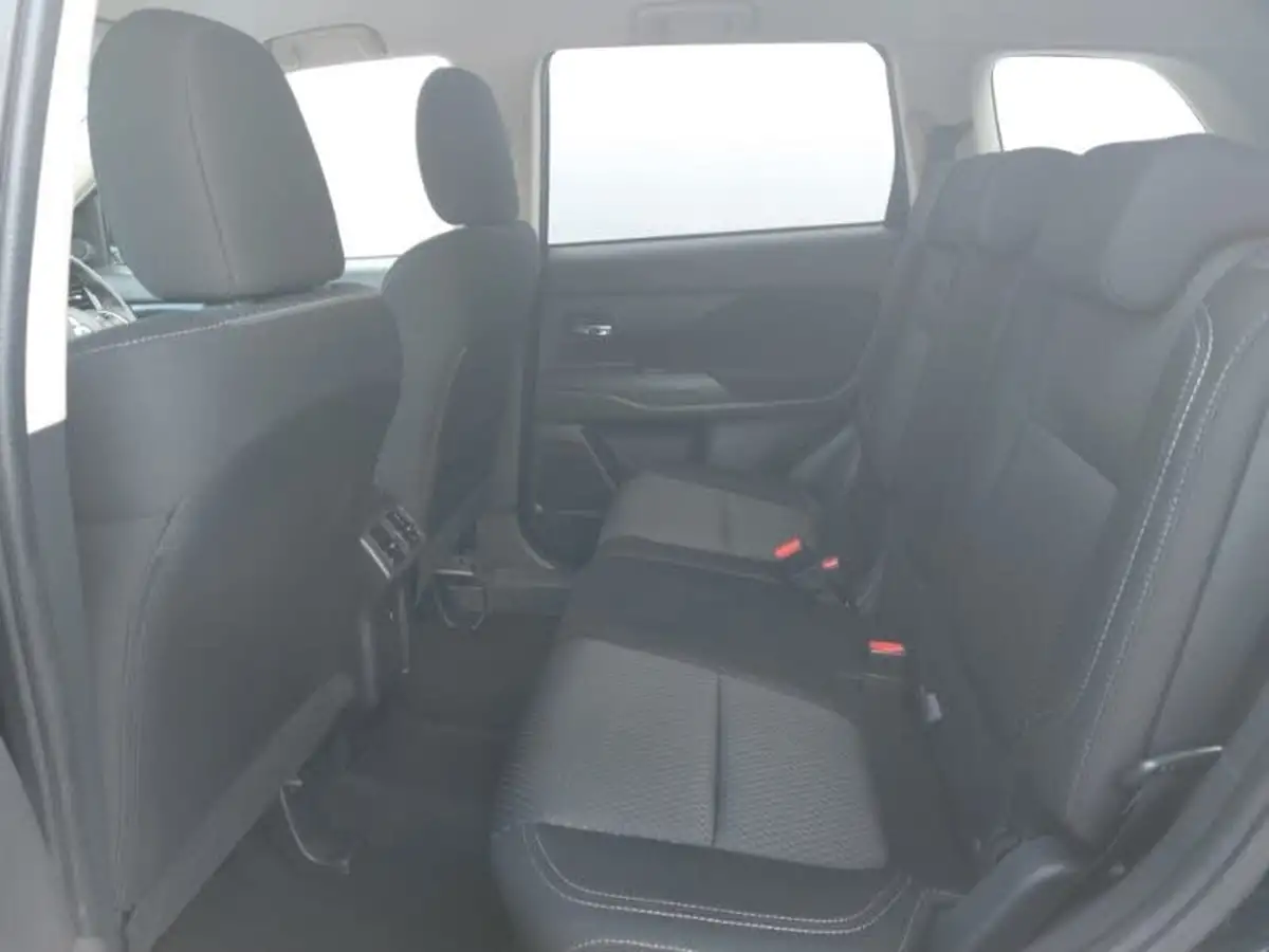 2019-mitsubishi-outlander-20-juro-7st-big-5