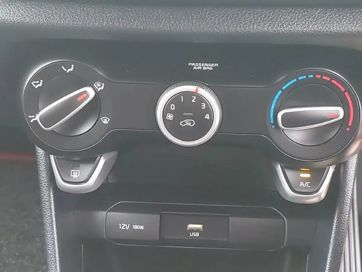 2021-kia-picanto-10-gt-line-big-12