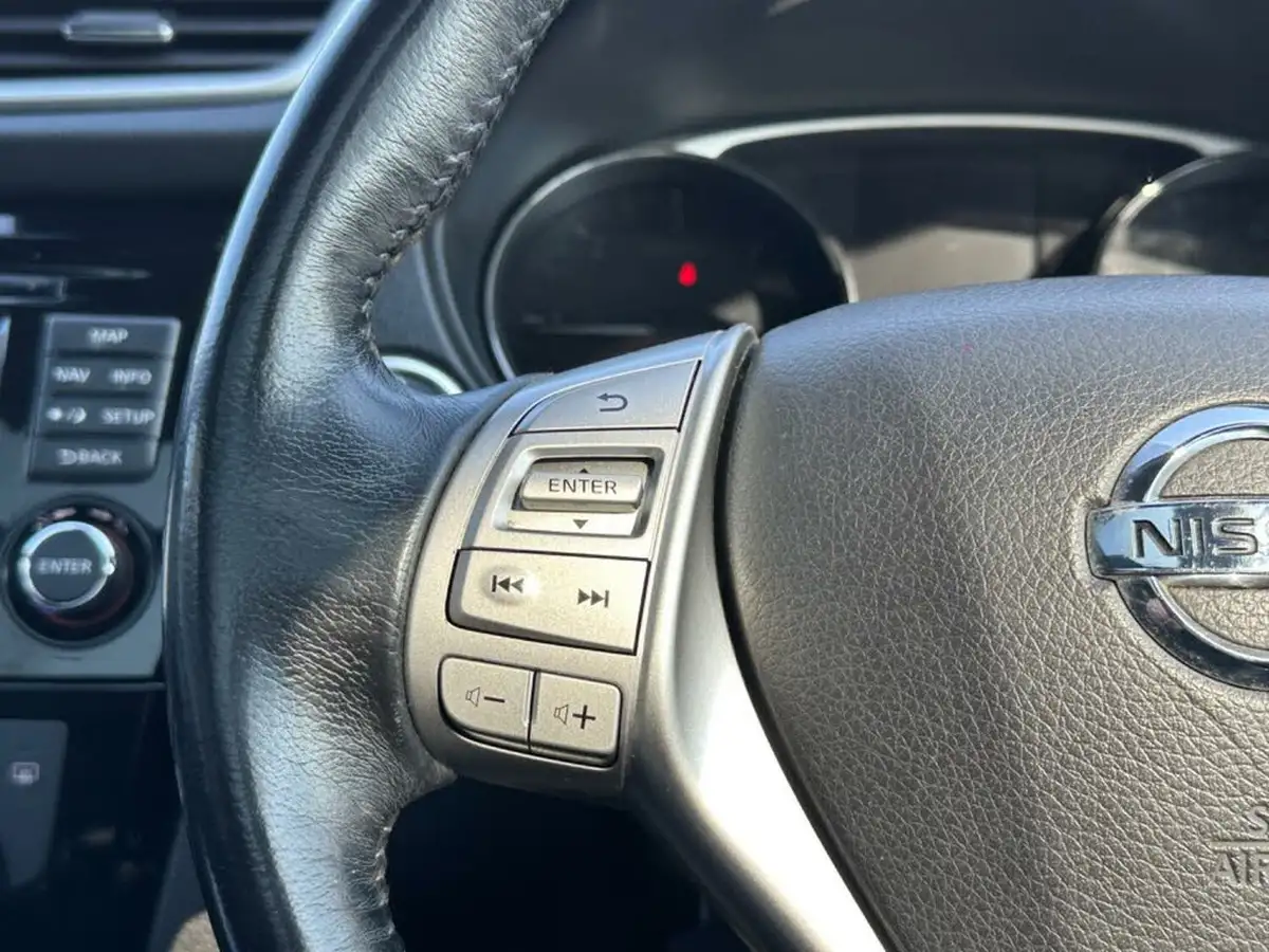 2015-nissan-x-trail-16dci-n-tec-7-seat-ss-big-13