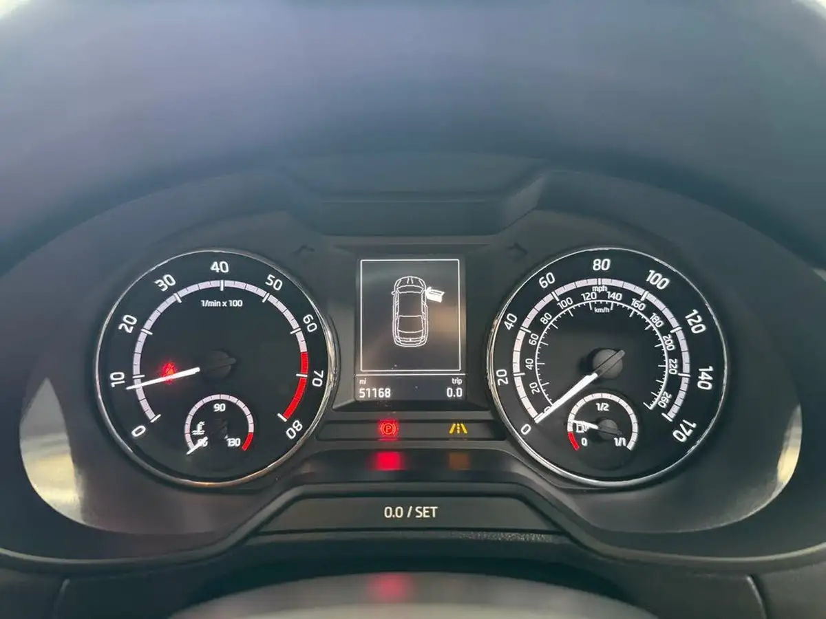 2016-skoda-octavia-20-tsi-vrs-hatchback-big-26