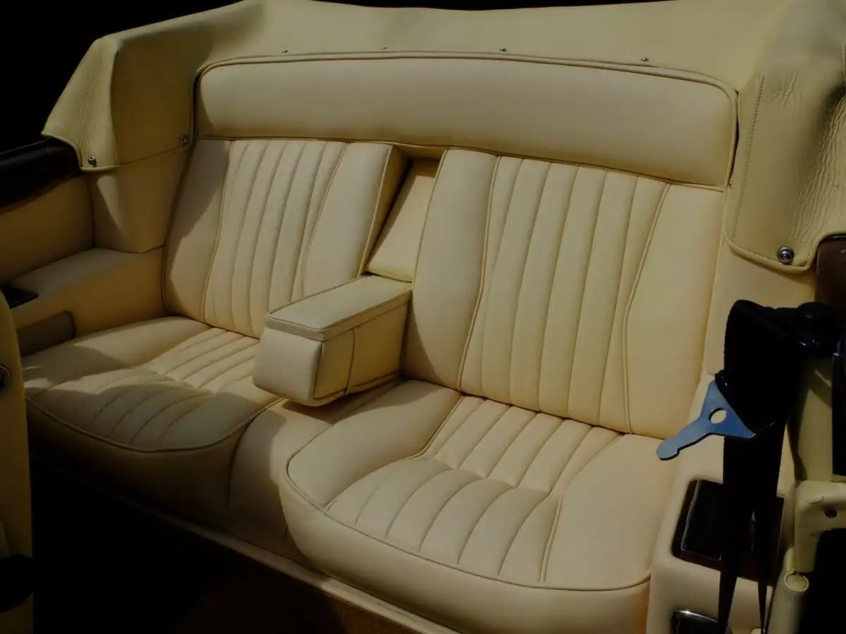 1985-rolls-royce-corniche-68-big-17