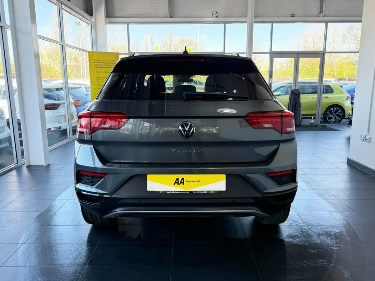 2021-volkswagen-t-roc-15-tsi-black-edition-dsg-big-7