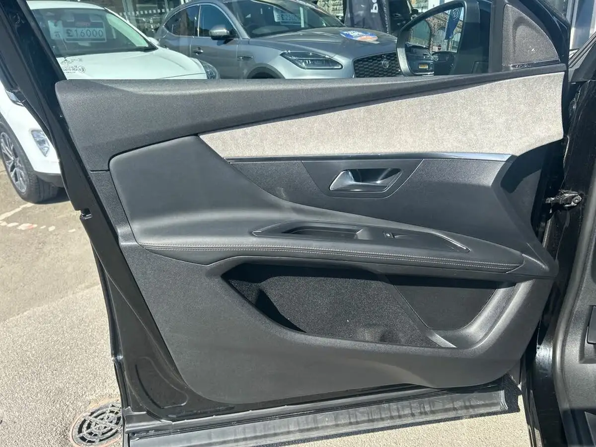 2021-peugeot-3008-suv-12-puretech-gt-premium-big-31