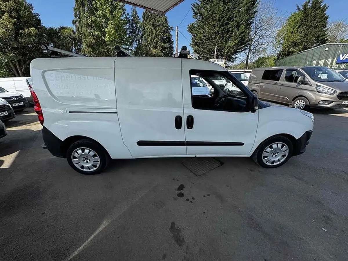 2014-fiat-doblo-cargo-16td-105eu-l1-panel-van-big-8