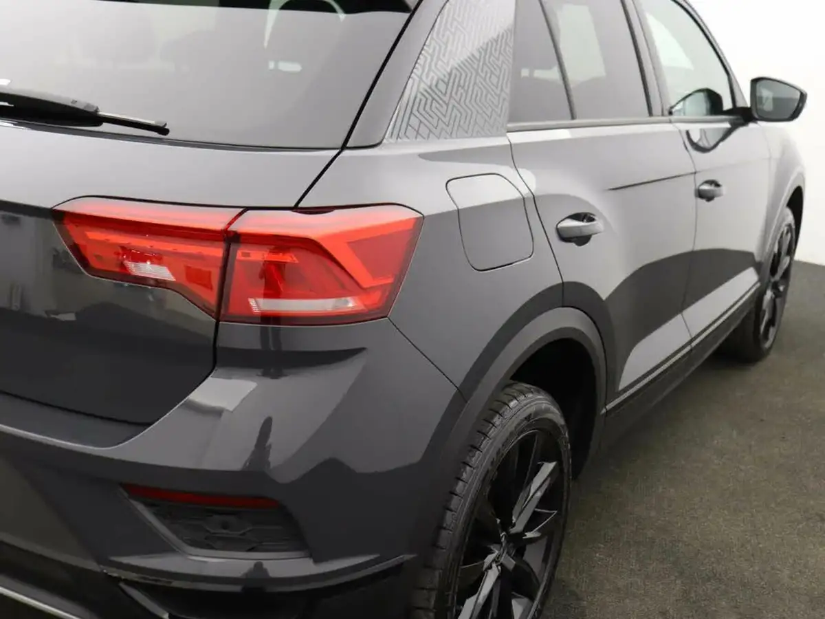 2021-volkswagen-t-roc-15-tsi-black-edition-big-39