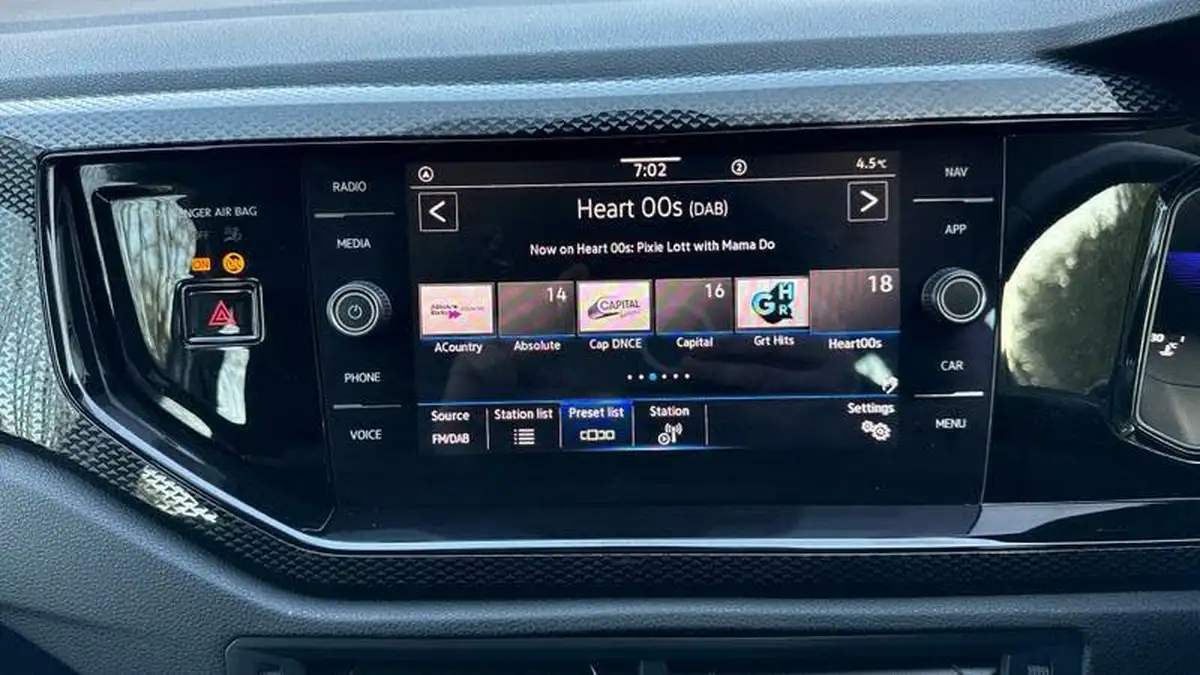2023-volkswagen-polo-10-tsi-life-big-22